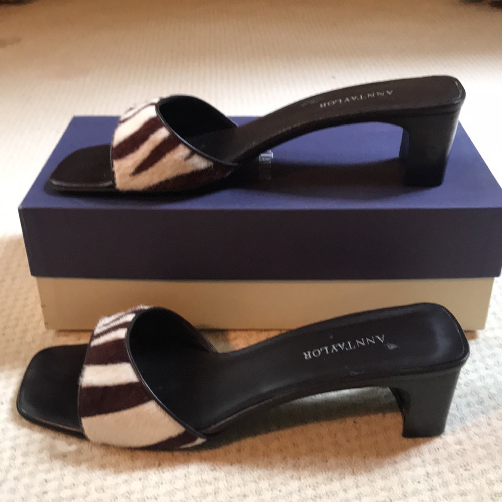 🐄Vtg Ann Taylor calfhair slides🐄 - Picture 5 of 7